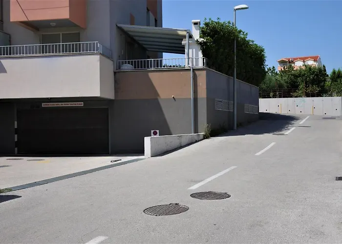 Endless Summer Retreat * 斯普利特