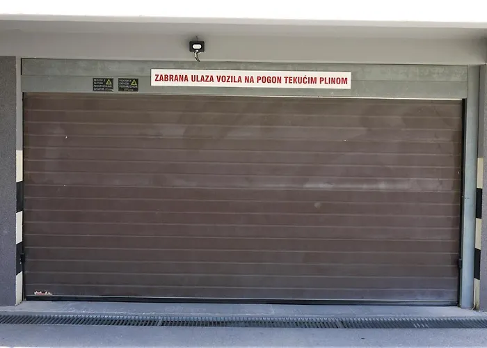 Endless Summer Retreat * Split